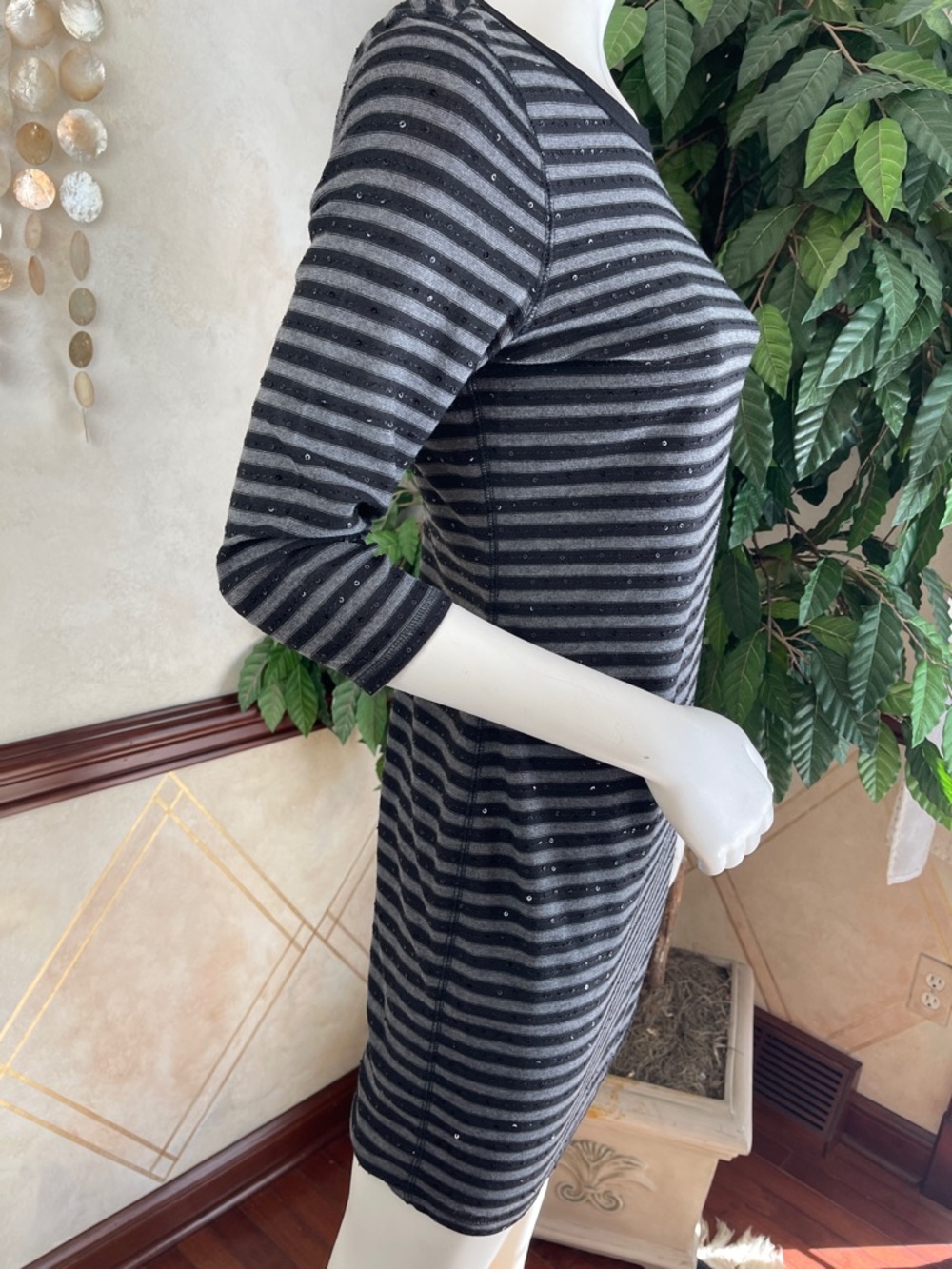 EXPRESS BLACK & GRAY SEQUIN STRIPE DRESS - Picture 5 of 11